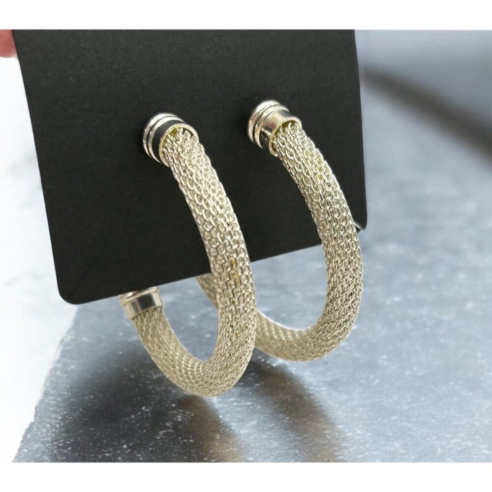 Vintage Silver Tone Mesh Wire Hoop Earrings Minimalist Elegant Retro